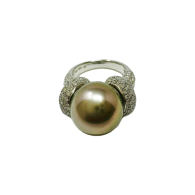 18K White Gold Ring with Tahitian Pearl and Diamonds