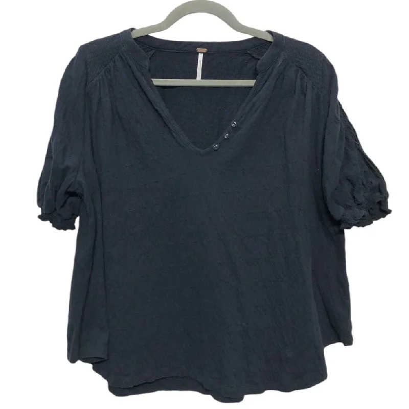 Top Short Sleeve By Free People In Black, Size: Xs