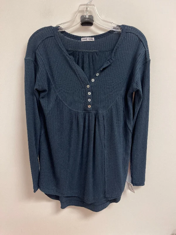 Top Long Sleeve By Sweet Romeo In Navy, Size: S