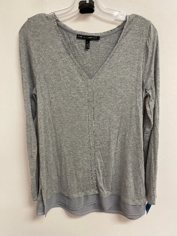 Top Long Sleeve By White House Black Market In Grey, Size: S